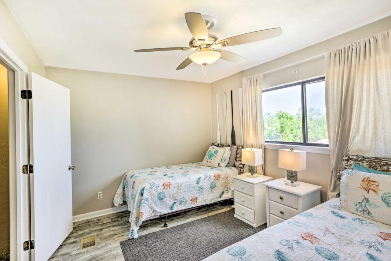 Waterfront Escape With Balcony On Shell Point Beach! Panacea Buitenkant foto