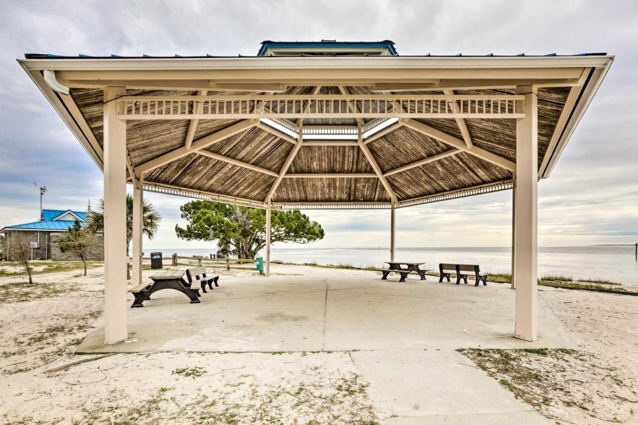 Waterfront Escape With Balcony On Shell Point Beach! Panacea Buitenkant foto